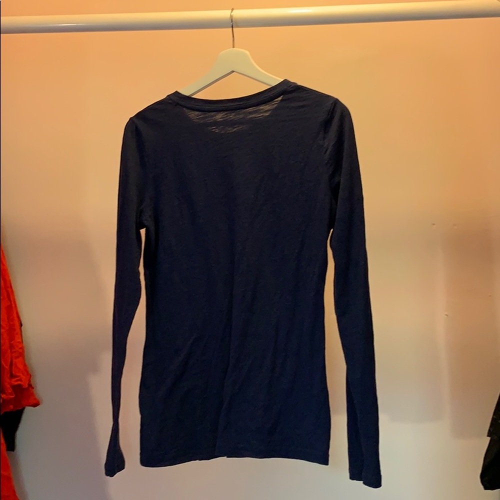 Two long sleeved crew neck t-shirts - Picture 4 of 7